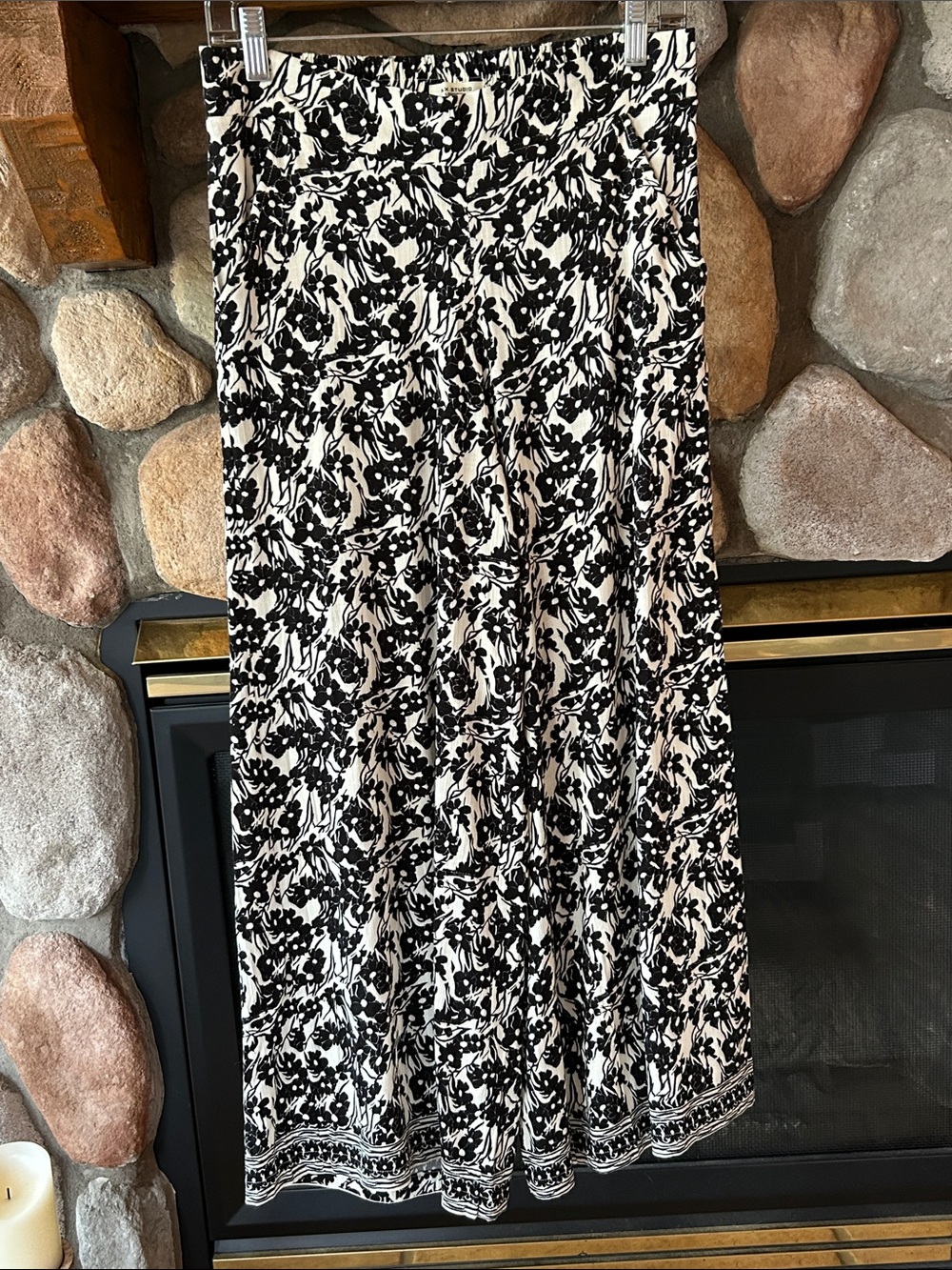 Max Studio Black and White Floral Wide Leg High Rise Pull-On Pants, Size S